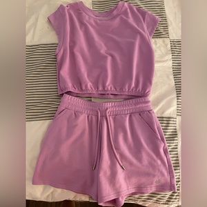 alo set in excellent condition